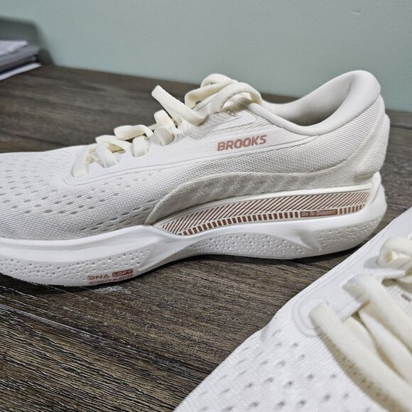 Brooks Adrenaline GTS 24 Women's Run/Walk Road Coconut/Rose Gold/ White Size 7.5 - Picture 9 of 16